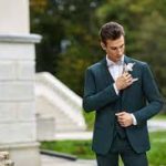 Quel type de revers choisir pour votre costume de mariage ? Conseils pratiques pour un look impeccable à Lyon