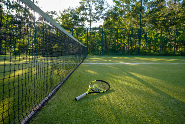 Service Tennis se distingue comme un partenaire de confiance dans la Construction de Courts de Tennis à Toulon.