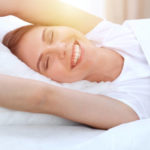 Comment un bon sommeil peut favoriser une peau radieuse et un teint éclatant