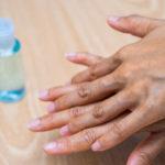 Comment traiter les taches brunes sur les mains : Conseils et produits efficaces