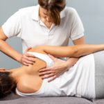 Comment l’ostéopathie peut-elle soulager les maux de dos pendant la grossesse à Lyon ?