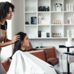 Quels sont les rituels de soin spécifiques offerts par un coiffeur bio à Lyon pour une expérience sensorielle unique ?