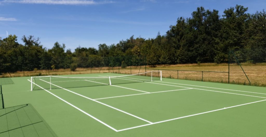 Construction d'un terrain de tennis en béton poreux à Cannes