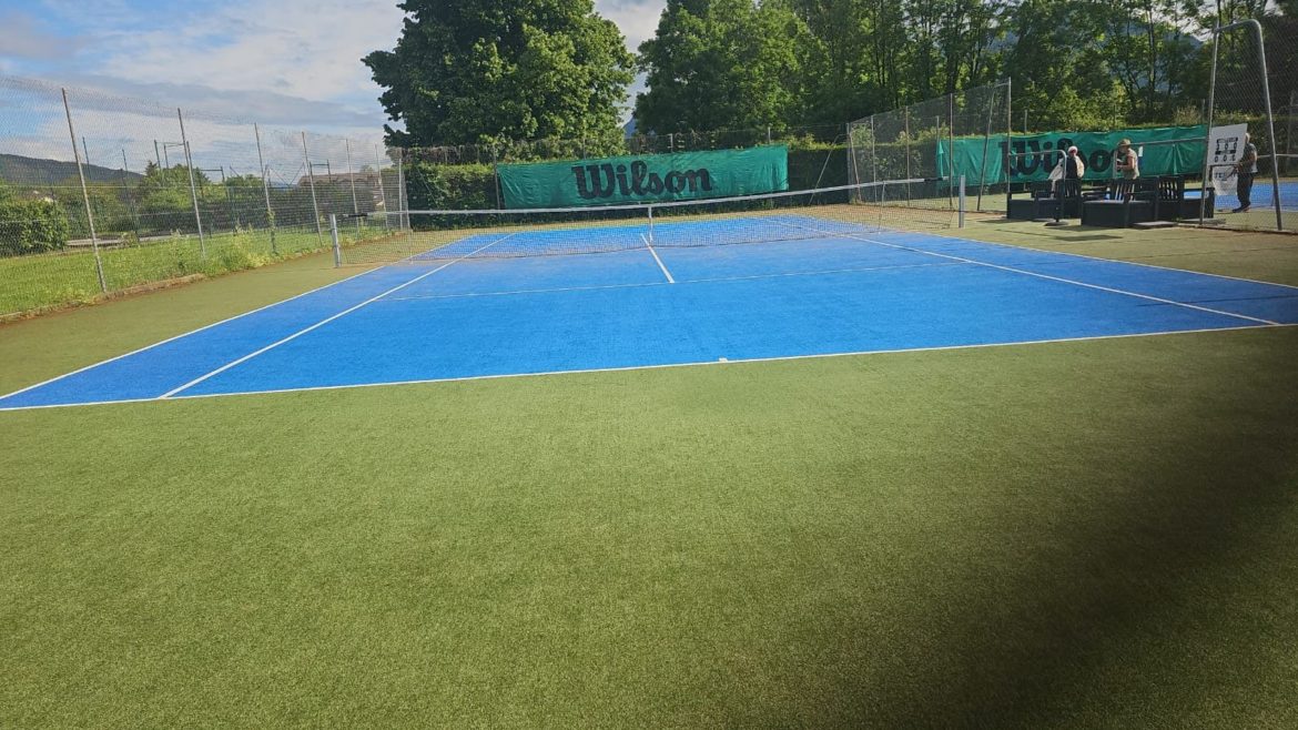 Construction d'un court de tennis en gazon synthétique à Cannes