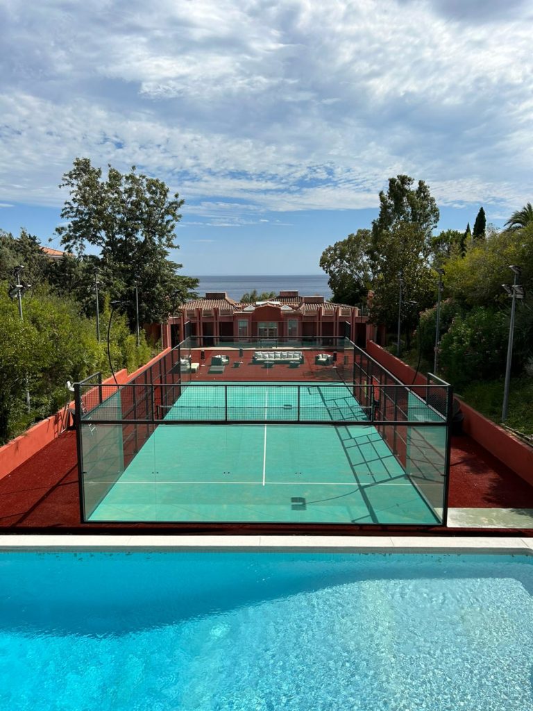 Construction d'un court de tennis à Nice