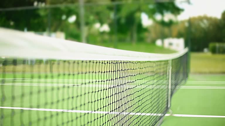 Construction d'un court de tennis en béton poreux à Saint-Raphaë