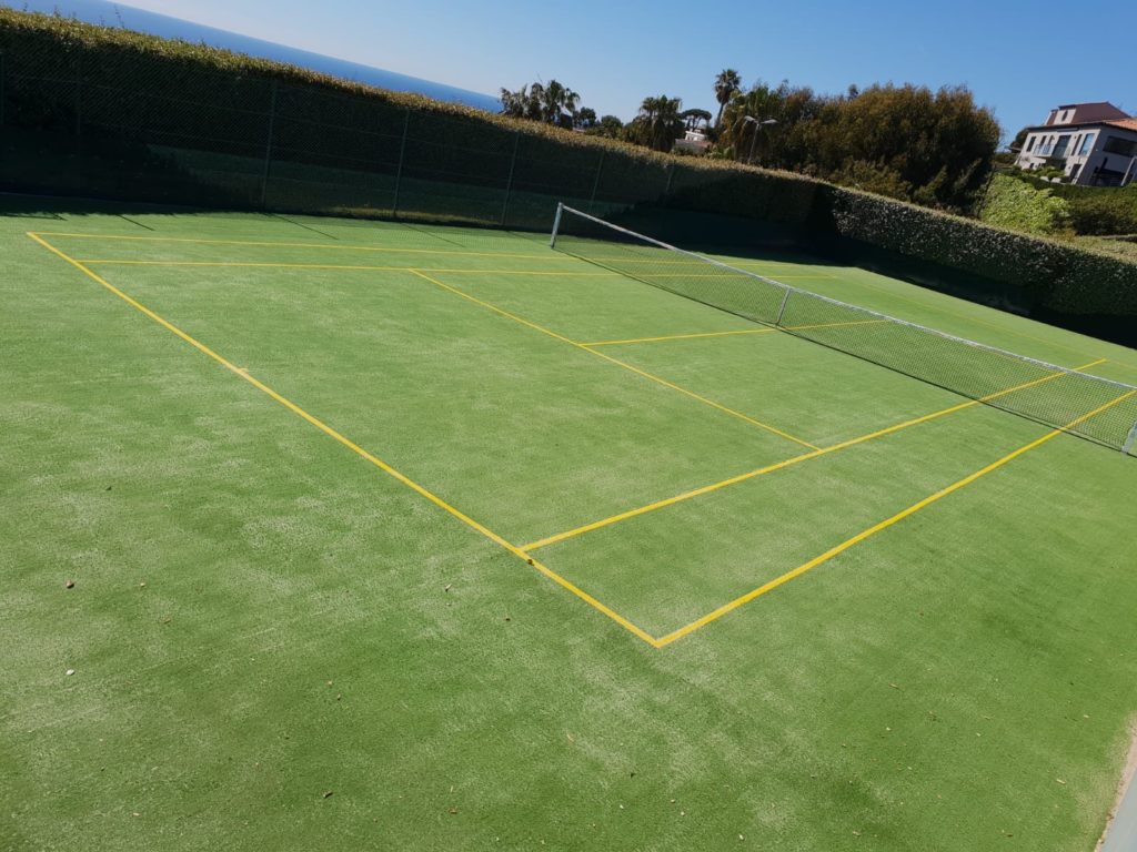 Construction d'un court de tennis en gazon synthétique à Nice