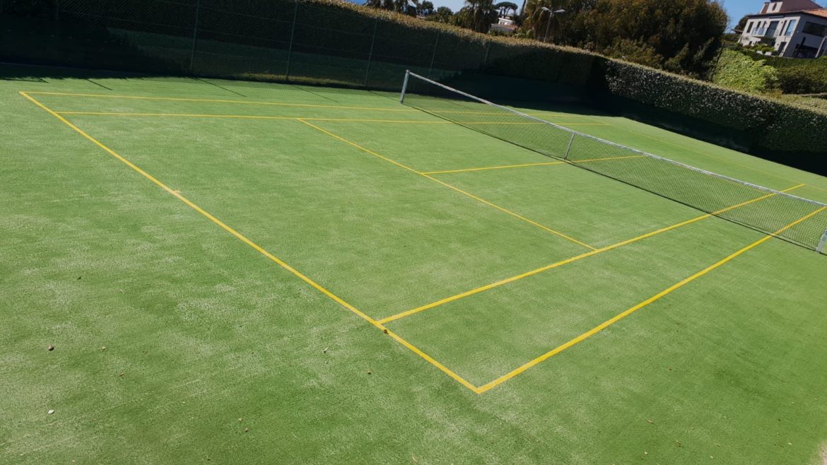 Construction d'un court de tennis en gazon synthétique à Nice