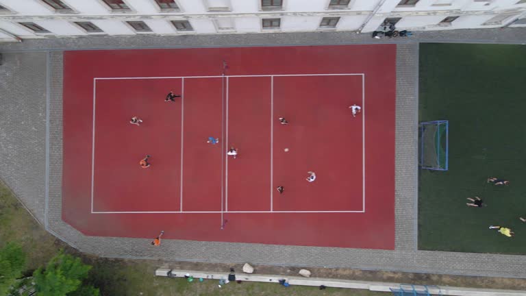 Construction d'un court de tennis en béton poreux à Cannes