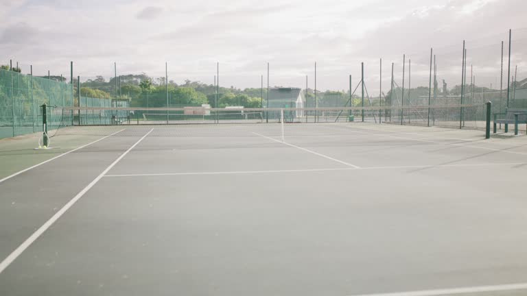 Construction d'un court de tennis en béton poreux à Cannes