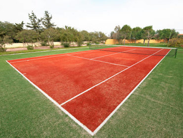 Construction d'un court de tennis à Cannes