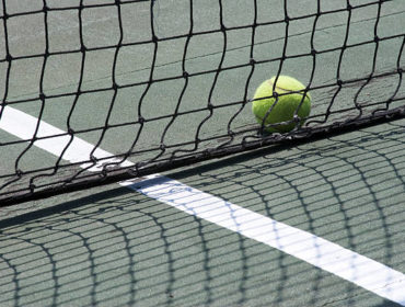 Construction d'un court de tennis en béton poreux en Aix-en-Provence