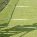 Comment éviter les fissures sur un terrain de tennis en dur à Saint-Raphaël