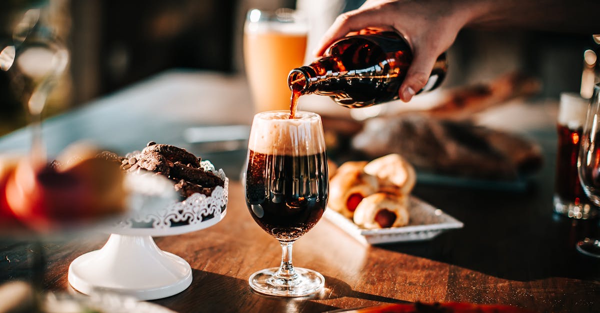 découvrez l'univers fascinant de la bière : types, brassage, accords mets et bières, conseils de dégustation et tout ce qu'il faut savoir pour apprécier cette boisson emblématique à sa juste valeur.