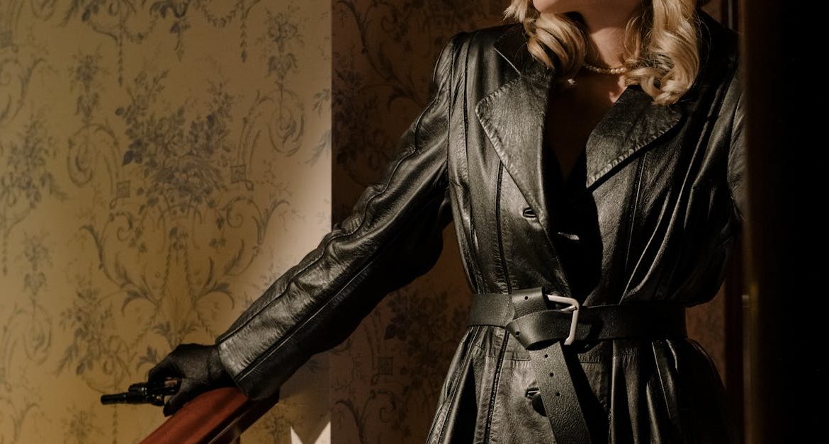 découvrez l'univers fascinant de la femme fatale, une figure envoûtante qui allie charme, mystère et puissance. plongez dans l'art de la séduction et explorez les traits captivants qui font d'elle un symbole d'émotion et de danger.