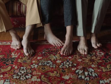 découvrez l'univers fascinant du fétichisme, ses diverses pratiques et ses significations. plongez dans une exploration sans jugement de ces désirs uniques et apprenez comment ils s'intègrent dans la sexualité moderne.