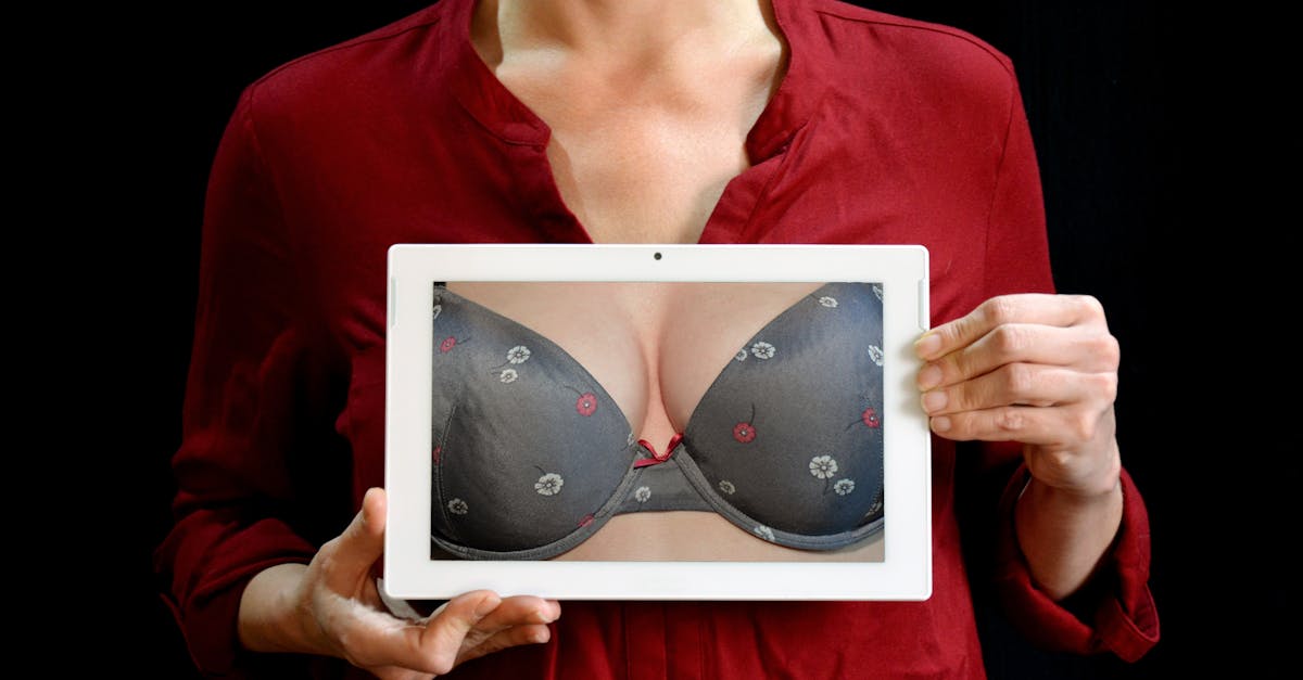 découvrez notre collection de lingerie raffinée, alliant confort et élégance. trouvez le soutien-gorge parfait, les ensembles sexy et les nuisettes délicates pour sublimer votre silhouette et vous sentir belle en toute occasion.