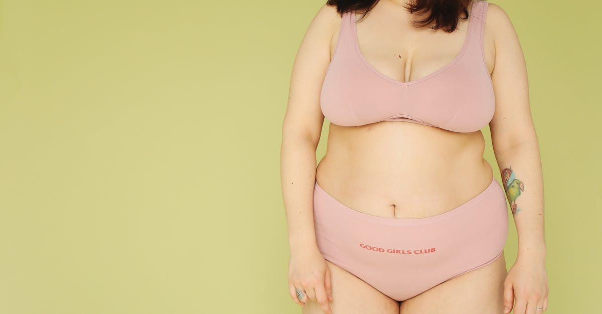 découvrez les dernières tendances en lingerie pour sublimer votre élégance. explorez des styles innovants, des matériaux délicats et des designs qui allient confort et séduction. réveillez votre sensualité avec notre guide des must-haves en lingerie !