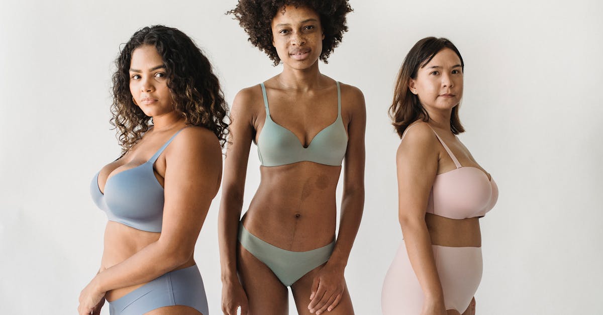 découvrez les dernières tendances en lingerie pour cette saison. stylées et confortables, explorez des modèles qui allient sensualité et modernité, parfaits pour toutes les occasions.