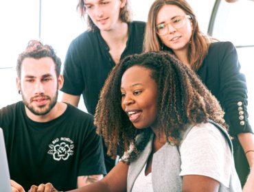 découvrez notre agence de marketing, spécialisée dans l'élaboration de stratégies innovantes pour propulser votre entreprise vers le succès. nous offrons des solutions sur mesure en marketing digital, publicité et gestion de marques pour atteindre vos objectifs commerciaux.