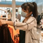 Donnez du style à votre entrée avec des porte-manteaux design