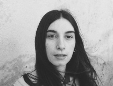 découvrez l'univers des faux piercings, une tendance audacieuse et sans engagement pour exprimer votre style unique. explorez les différents modèles et matériaux, et exprimez votre personnalité sans douleur ni permanence. idéal pour les amateurs de mode et les curieux, les faux piercings sont une alternative parfaite pour rehausser votre look !