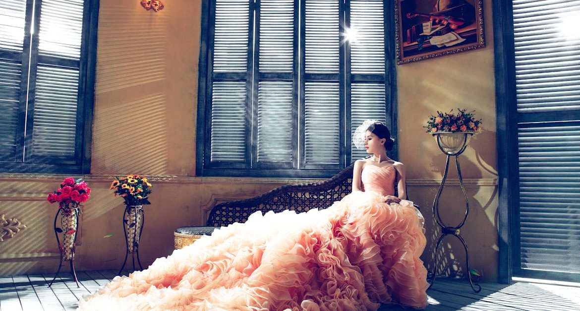 découvrez notre collection élégante de robes de mariée qui allie tradition et modernité. trouvez la robe parfaite pour votre grand jour, avec des designs variés et des styles adaptés à toutes les silhouettes.